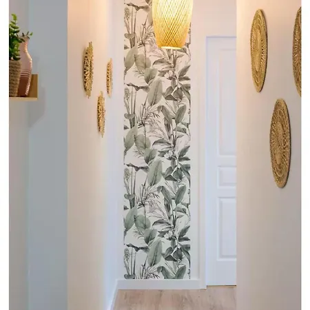 Bright And 2-bedroom Apartment, Parking And Wifi *