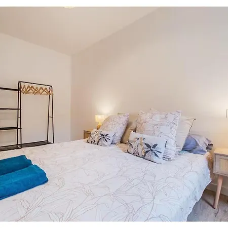 Bright And 2-bedroom Apartment, Parking And Wifi Appartement *