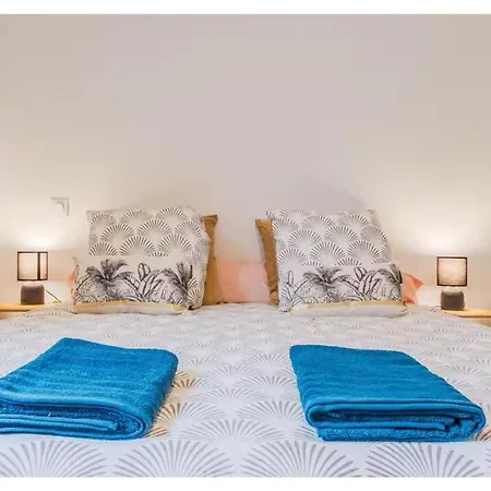 Bright And 2-bedroom Apartment, Parking And Wifi Appartement